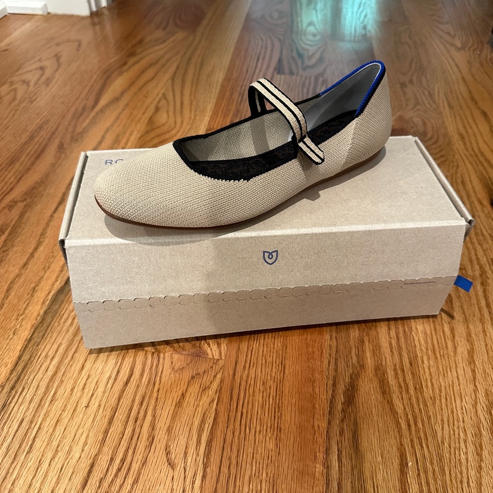 BNIB Rothy's Ecru and Black Mary Jane Flats